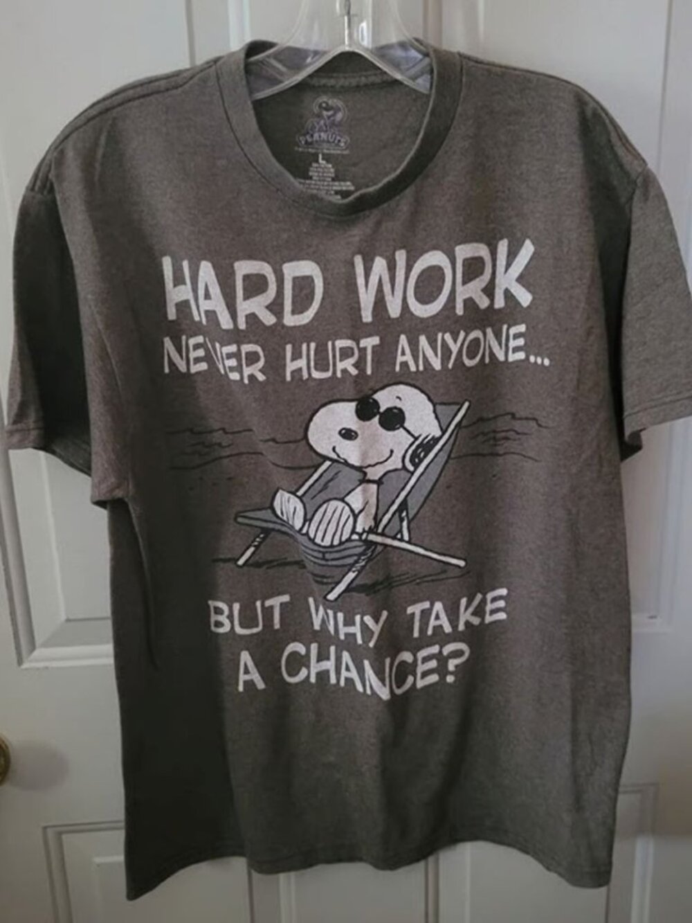 Snoopy "Hard Work Never Hurt Anyone, But Why Take a Chance" T-Shirt Size Medium